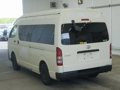 TOYOTA HIACE