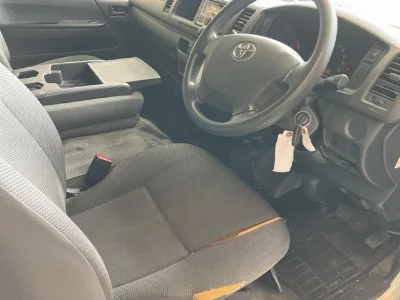 TOYOTA HIACE