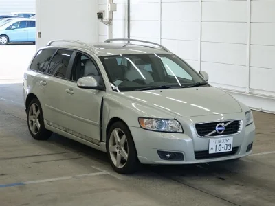 VOLVO V50