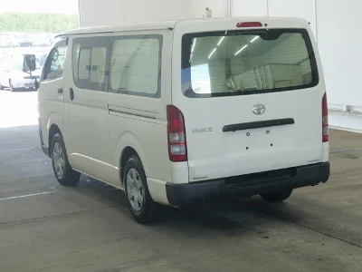 TOYOTA HIACE VAN