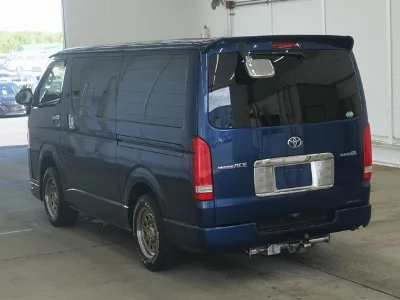 TOYOTA REGIUS ACE VAN