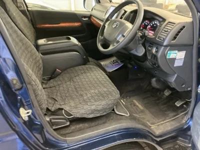 TOYOTA REGIUS ACE VAN