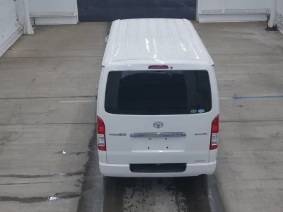 TOYOTA REGIUS ACE VAN