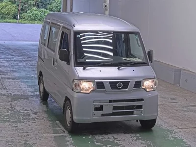 NISSAN CLIPPER VAN