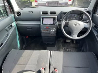 TOYOTA PIXIS SPACE