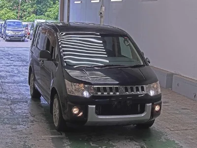 MITSUBISHI DELICA D5