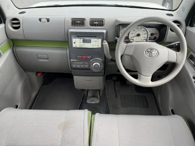 TOYOTA PIXIS SPACE