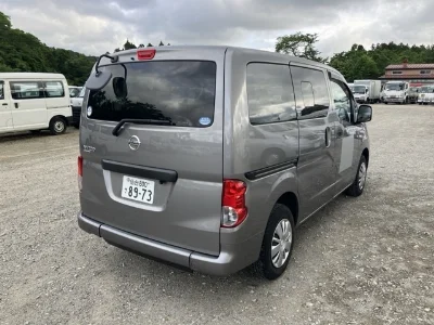 NISSAN NV200