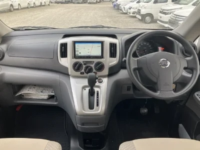 NISSAN NV200
