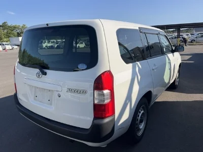 TOYOTA SUCCEED