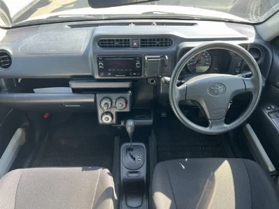 TOYOTA SUCCEED