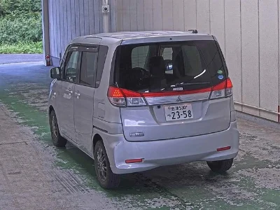 MITSUBISHI DELICA D2