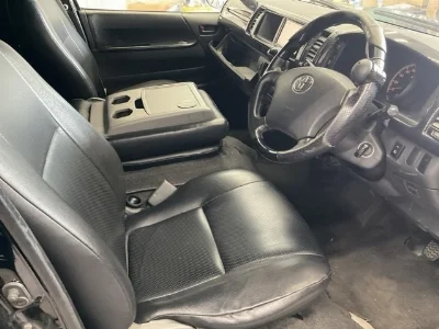TOYOTA HIACE