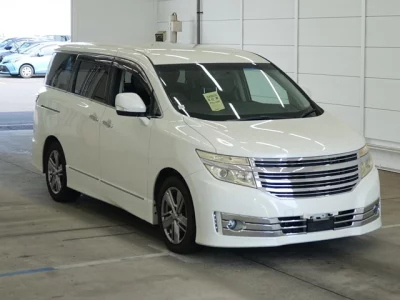 NISSAN ELGRAND