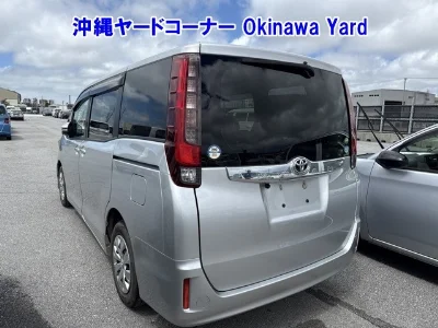 TOYOTA NOAH