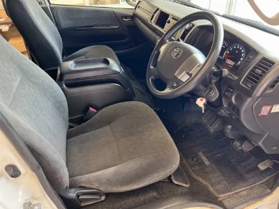 TOYOTA HIACE