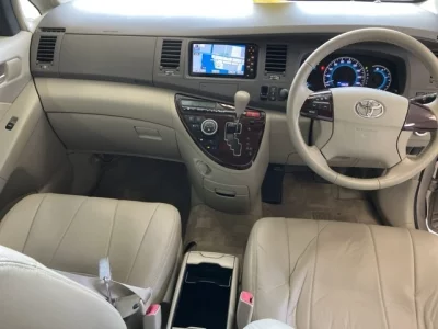 TOYOTA ISIS