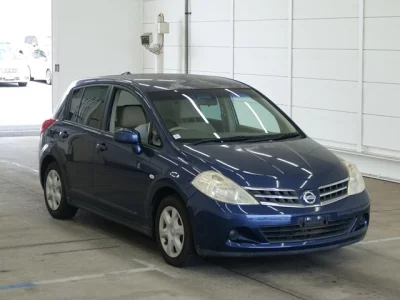 NISSAN TIIDA