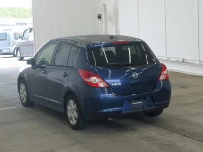 NISSAN TIIDA