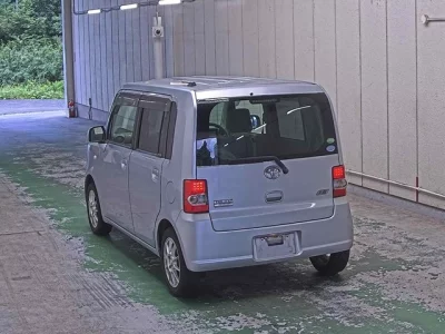 TOYOTA PIXIS SPACE