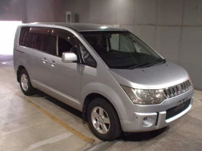 MITSUBISHI DELICA D5