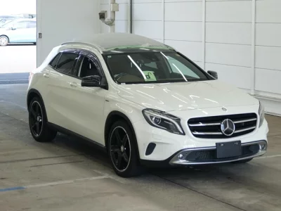 MERCEDES BENZ GLA