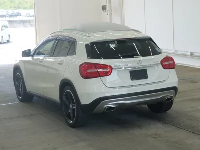 MERCEDES BENZ GLA