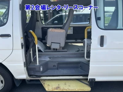 TOYOTA HIACE