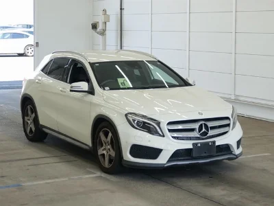 MERCEDES BENZ GLA