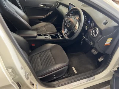 MERCEDES BENZ GLA
