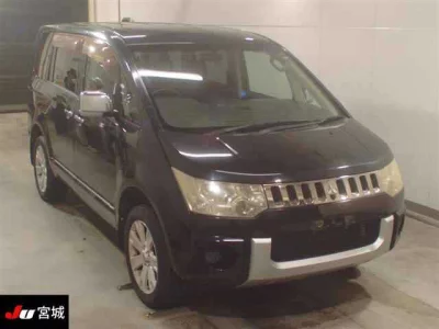 MITSUBISHI DELICA D5