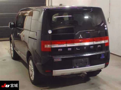 MITSUBISHI DELICA D5
