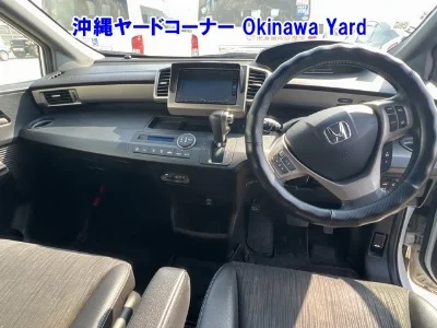 HONDA FREED SPIKE