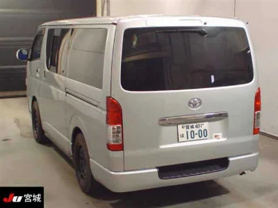 TOYOTA REGIUS VAN
