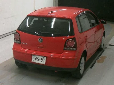 VOLKSWAGEN POLO
