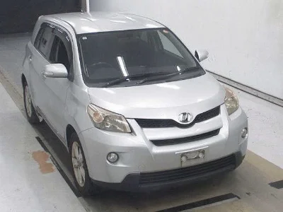 TOYOTA IST