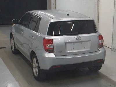 TOYOTA IST