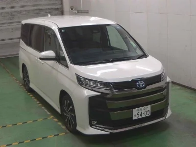 TOYOTA NOAH