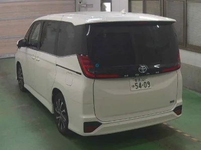TOYOTA NOAH
