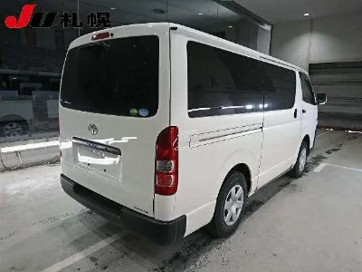TOYOTA REGIUS VAN