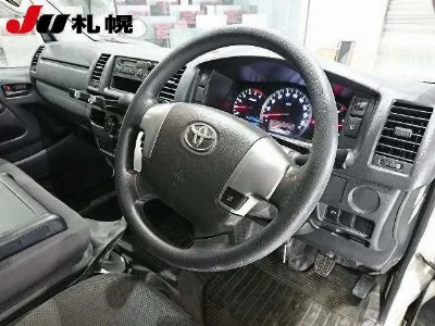 TOYOTA REGIUS VAN