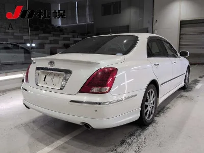 TOYOTA CROWN MAJESTA