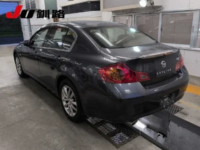 NISSAN SKYLINE