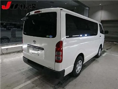 TOYOTA REGIUS VAN
