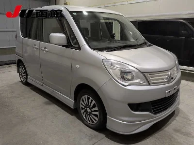 MITSUBISHI DELICA D2