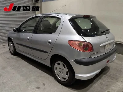 PEUGEOT 206