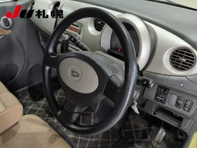 DAIHATSU MOVE LATTE