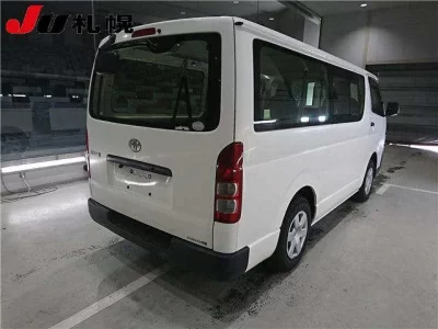 TOYOTA HIACE VAN