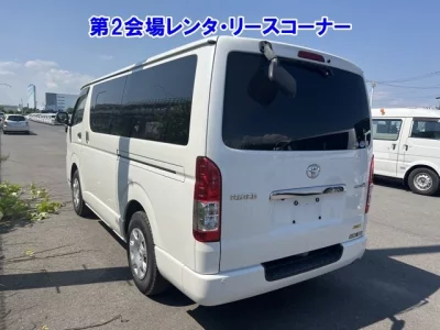 TOYOTA HIACE VAN