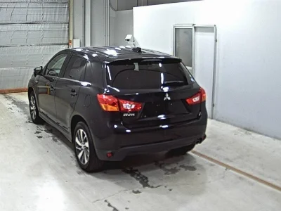 MITSUBISHI RVR